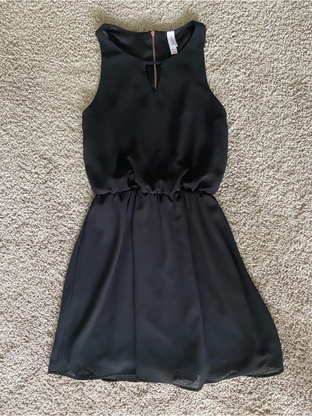 Black Sleeveless Above Knee Dress with Keyhole